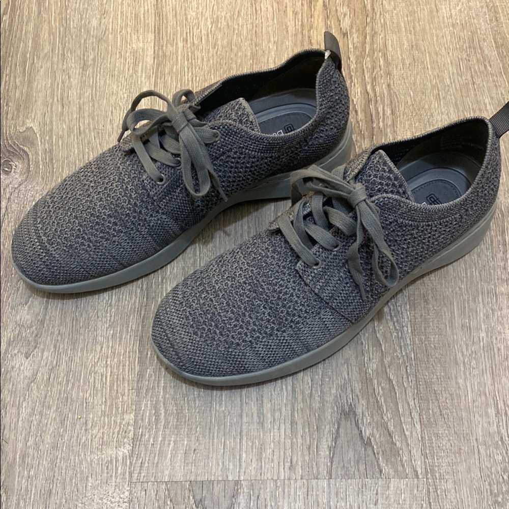 BARETRAPS • Men's Gray Knit Sneakers SZ. 10.5 men